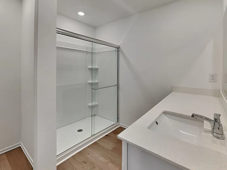 4000 Dutch Ln — Photo 9