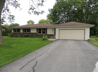 3005 Princeton Rd, Brookfield, WI 53005