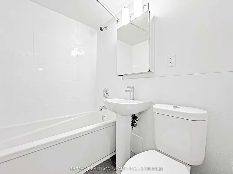276 Saint George St #709 — Photo 8
