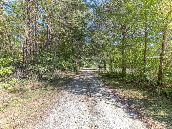 41 Cherry Hill Ln, Cumberland, VA 23040