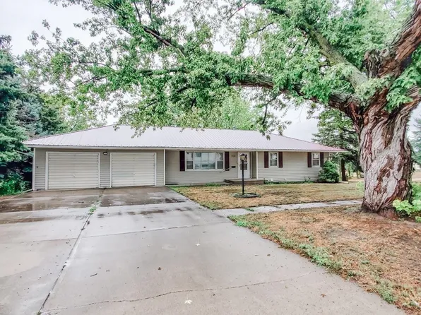1009 1st St, Crofton, NE 68730