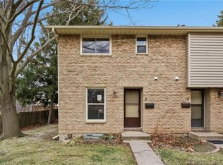 75 Ventura Dr #9, Saint Catharines, ON L2R 7J7