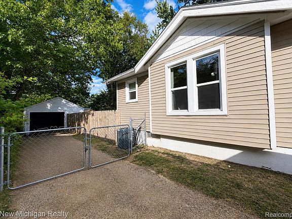 2nd image of 4301 Menton St