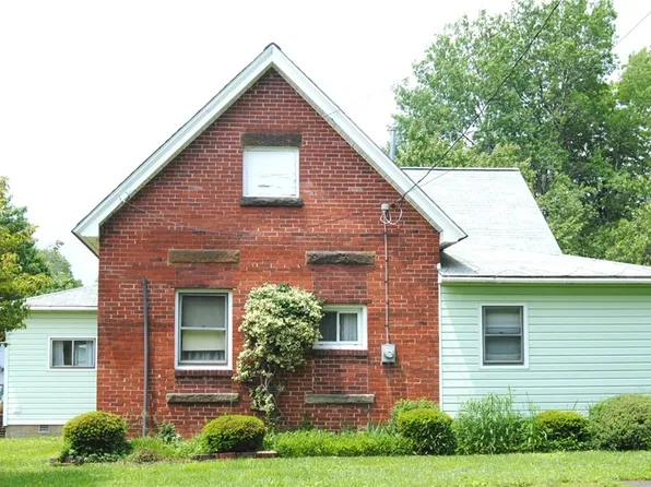 16 Chestnut St, Mount Jewett, PA 16740