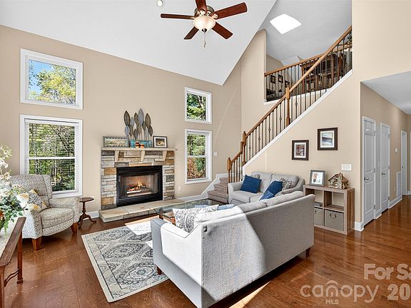 5th image of 38 Pine Hill Rd
