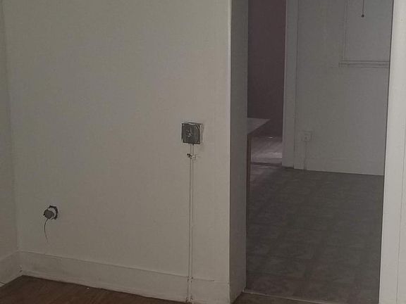 5th image of 3745 W Montrose Ave