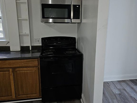 4th image of 14 Oakwood Ave Unit 2