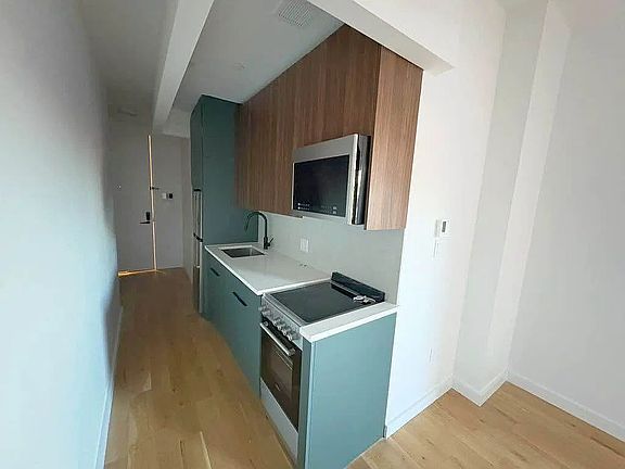 4th image of 972 Bushwick Ave #3C