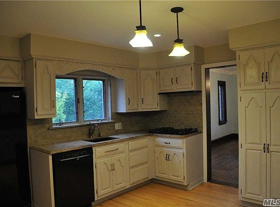 2nd image of 127 Chester Ave