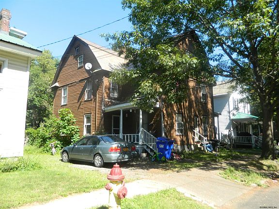 2nd image of 30 Baldwin Ave