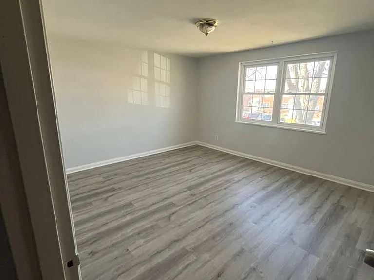 912 N Prairie Ave — Photo 3
