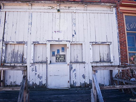 3rd image of 4439 Main St
