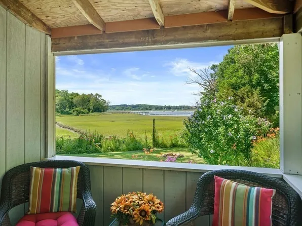 237 Damons Point Rd, Marshfield, MA 02050