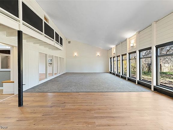 3rd image of 607 Castle Blvd