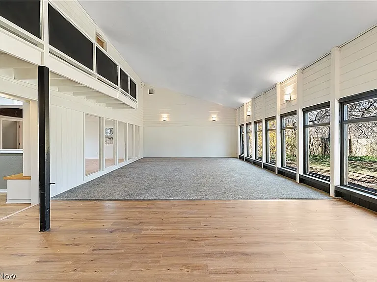 607 Castle Blvd — Photo 3