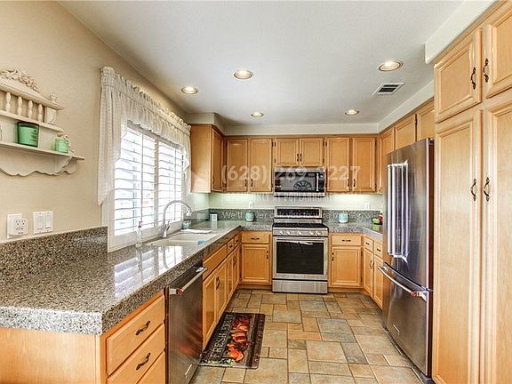 3rd image of 28532 Bridge Water Ln