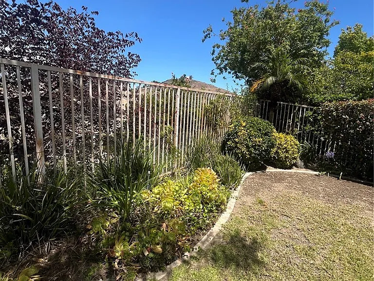 24709 Via Del Llano — Photo 13