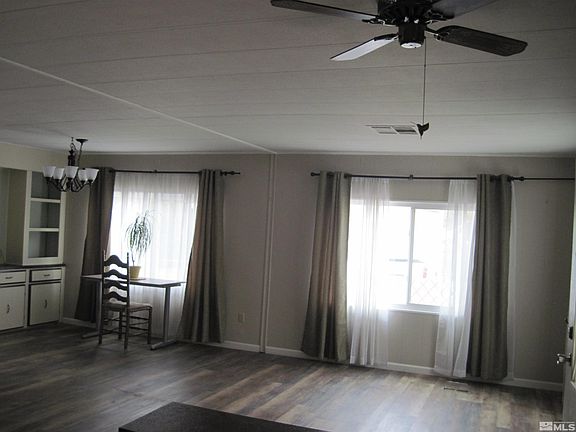 4th image of 1371 Queens Ct