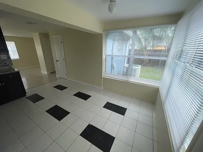 5320 Harriet Pl — Photo 6