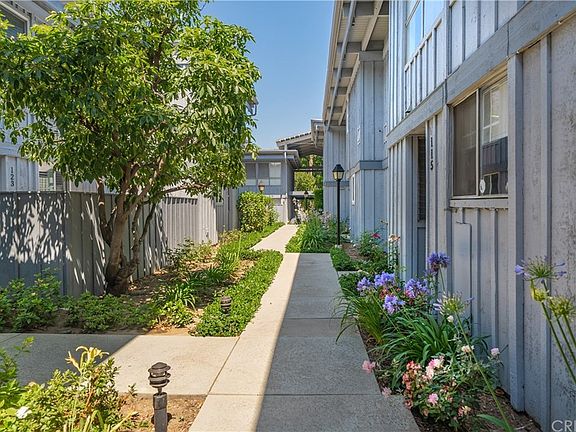 2nd image of 5447 Zelzah Ave APT 112