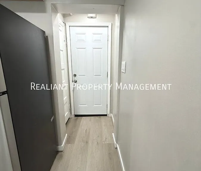 638 Greenwood Ave #5 — Photo 2