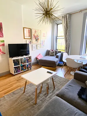 Rented by KWNYC Tribeca | media 37