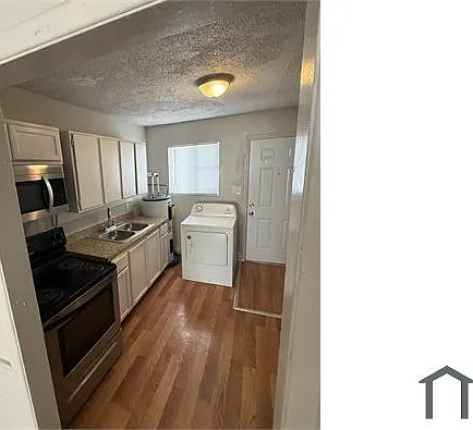 2818 Churchill St — Photo 9