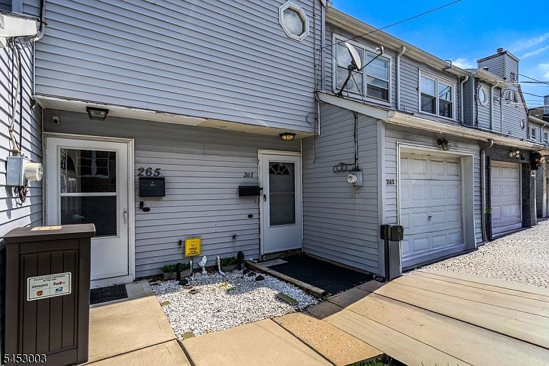 1st image of 263 Ripley Pl