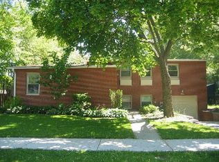 9349 Lincolnwood Dr, Evanston, IL 60203