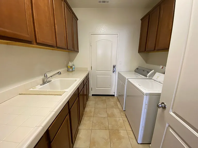 2274 Hay Market St — Photo 18
