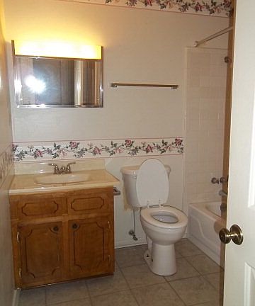 5th image of 1130 Woodlawn Trce