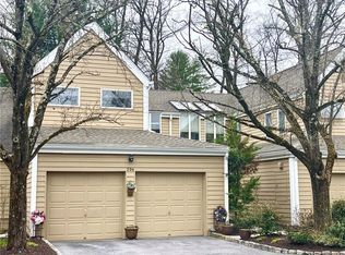 204 Dogwood Ct, Poughkeepsie, NY 12601