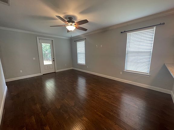 5th image of 355 Fir Ave