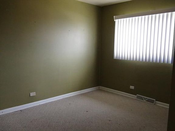 4th image of 9666 Lois Dr APT B