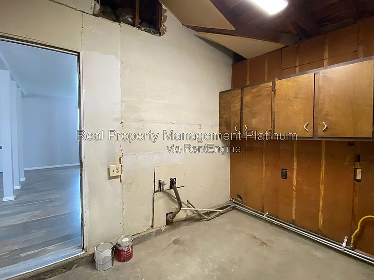 2728 E Gettysburg Ave — Photo 15