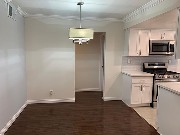 3rd image of 226 E Elmwood Ave APT M