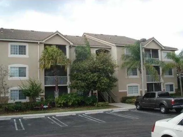 8831 Okeechobee Blvd APT 303, Royal Palm Beach, FL 33411