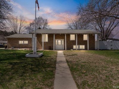 114 Essex Dr, Saint Louis, MI, 48880