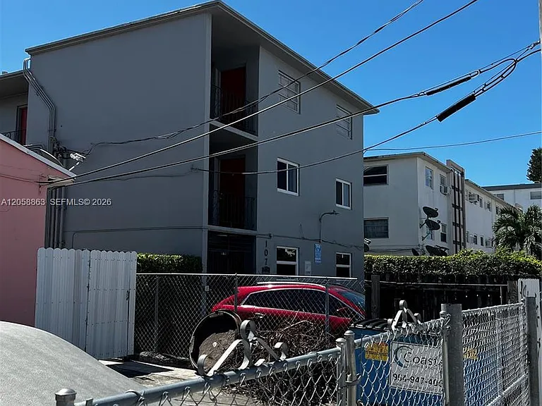 107 SW 18th Ct #12 — Photo 17