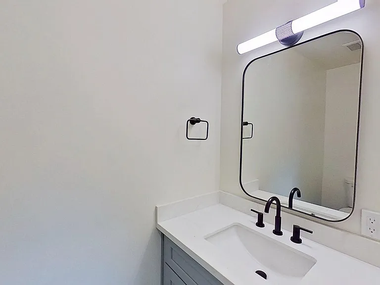 829 N Garfield St — Photo 120
