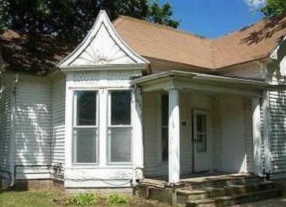 3rd image of 724 S Washington Ave