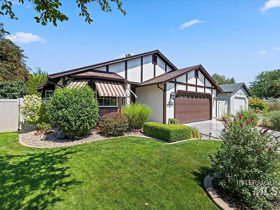6800 W Gillis Dr