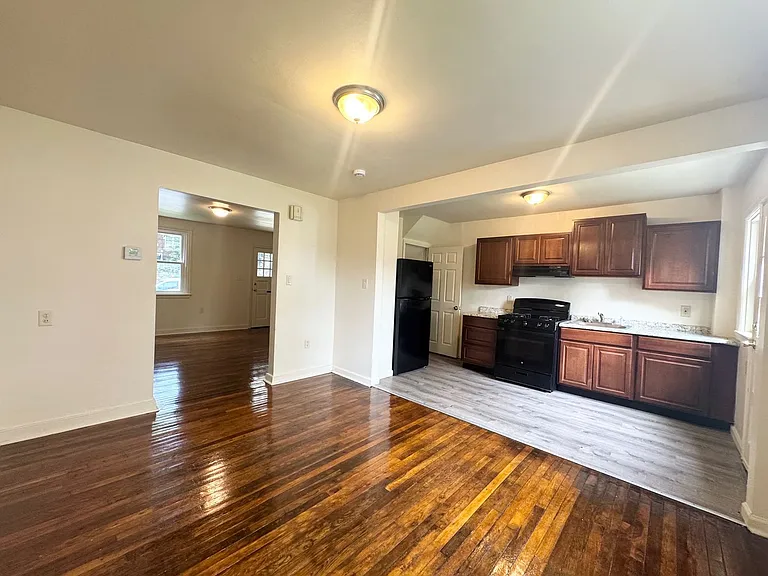 415 Fairview Ave — Photo 3