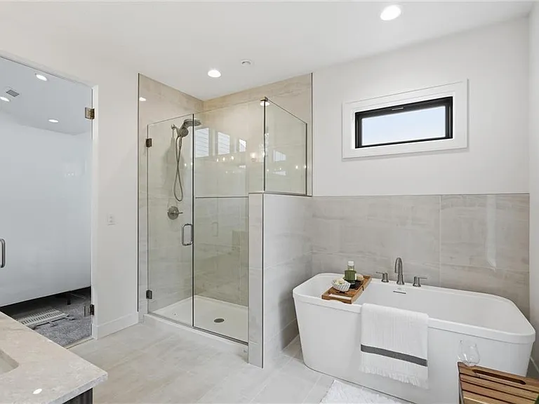 upstairs Primary bath entry