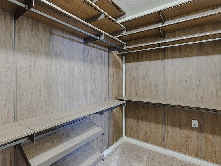 1517 Hill Top Ct — Photo 22