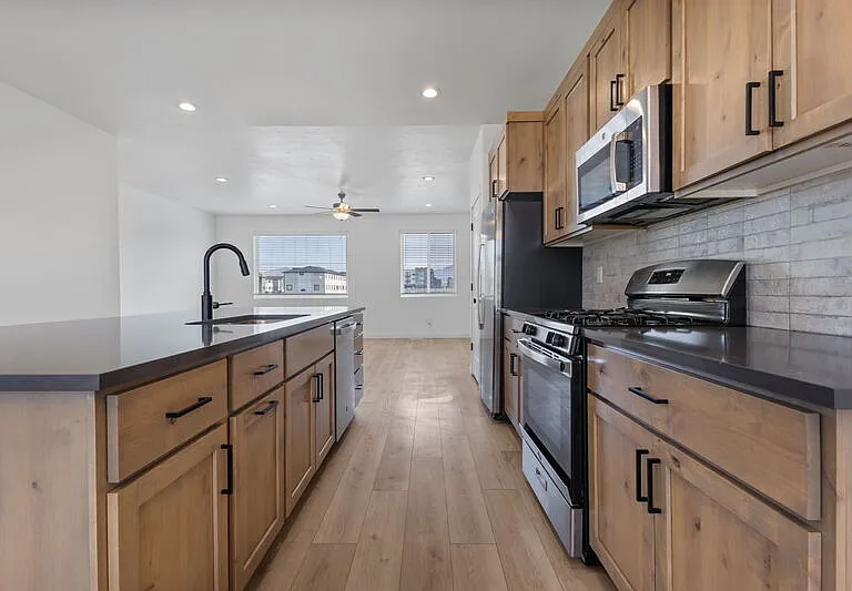 868 W 480 S #MAIN FLOOR MASTER — Photo 12