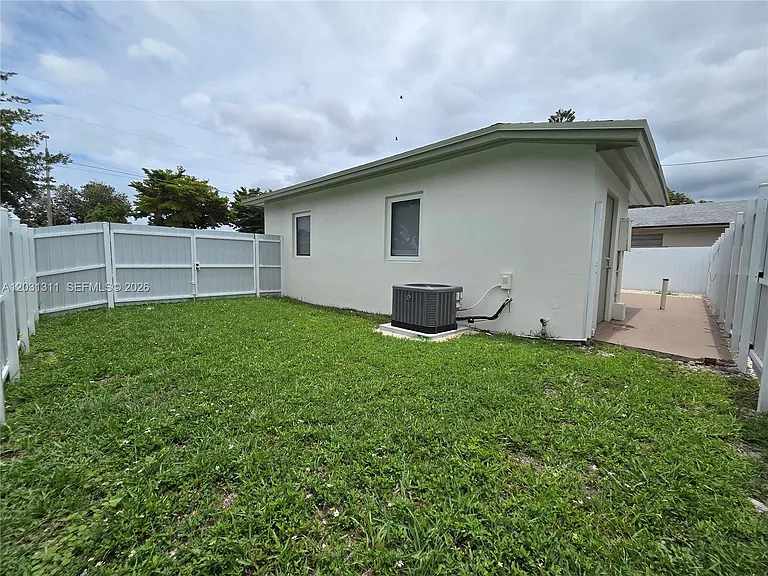240 NW 51st Ave — Photo 3