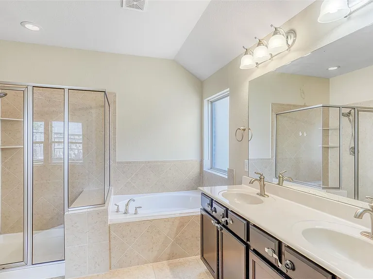 28270 Natalie Bend Rd — Photo 16