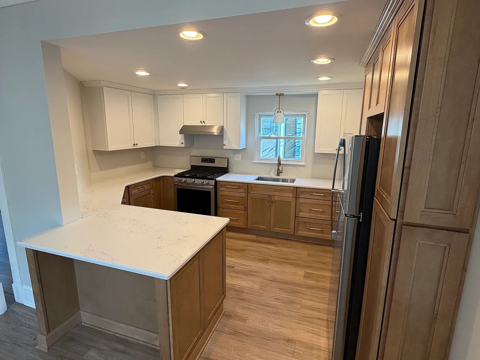 2 bed, 720 sqft, $1,850 — Photo 3