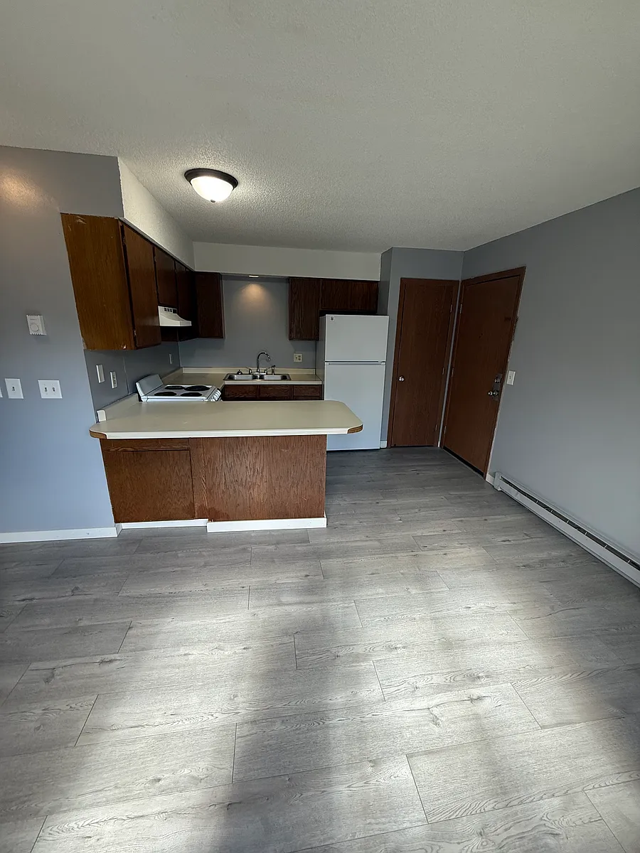 Building Photo - 305 9th St #14